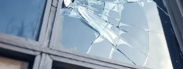 broken-glass-window-in-Oakville